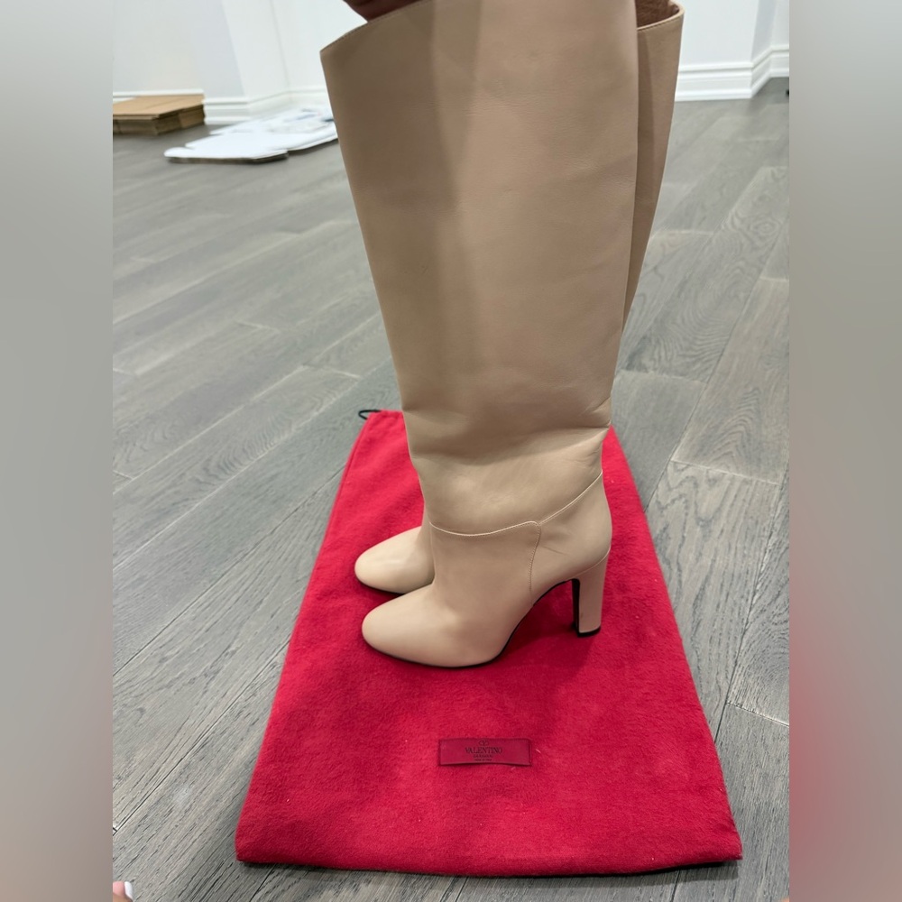 AUTHENTIC Valentino Garavani Boots